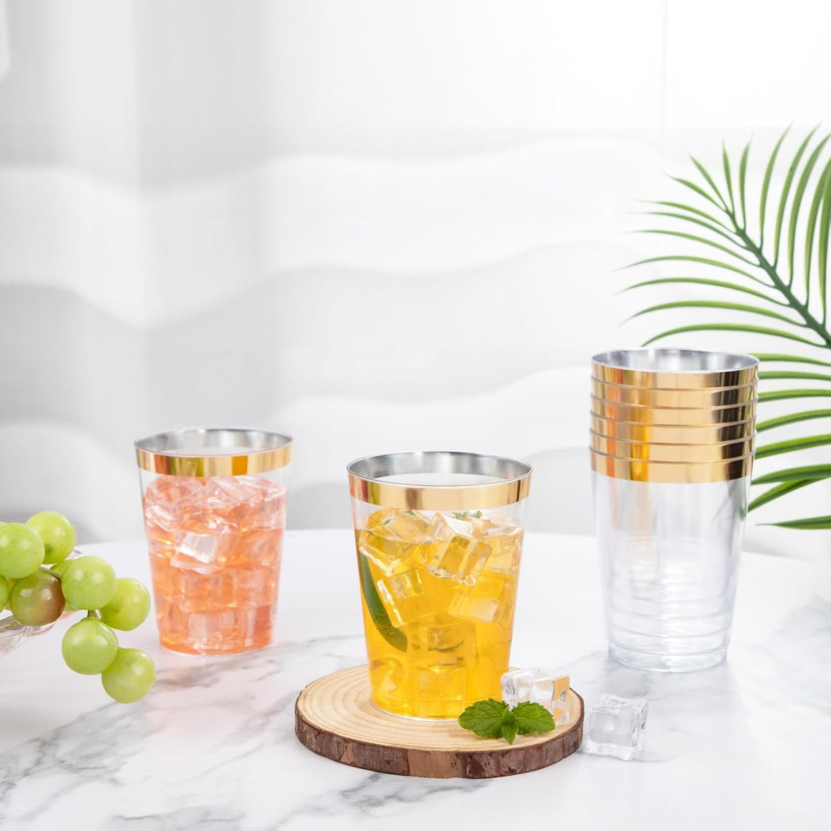 I00000 100PCS Gold Plastic Cups,10 oz Clear Plastic Cups with Gold Trim, Gold Plastic Beer Mugs,Disposable Hard Plastic Cups For Party, Premium Gold Rimmed Plastic Cups Perfect for Wedding & Party