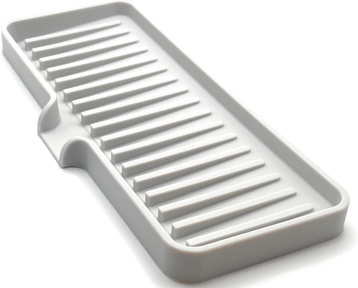 Happitasa Silicone Soap Dish Tray and Sponge Holder with Drain Chute | Bathroom and Kitchen Sink Organizer Caddy (Light Grey, 9"x3.5", 5.6 Ounces)