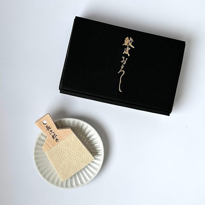 Japanese Traditional Grater for Wasabi and Ginger with Minoyaki Plate Made in Japan (with Minoyaki small plate, white plate & Grater small size)