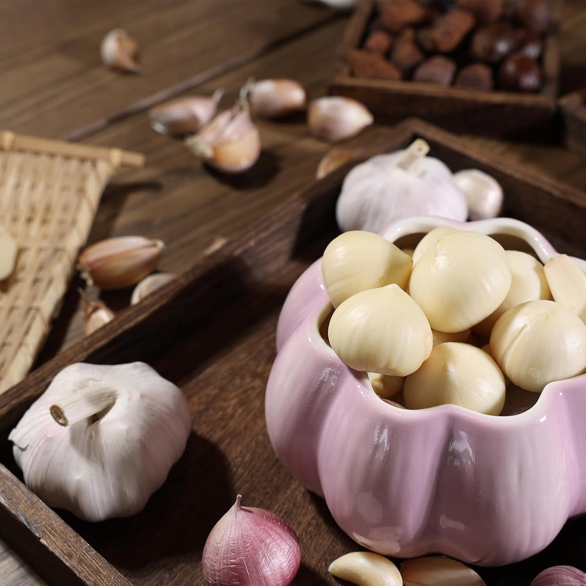 TOIVO Garlic Keeper for Counter，with Lid and Holes GarlicSaver,Garlic Holder Storage Container toKeep(purple)