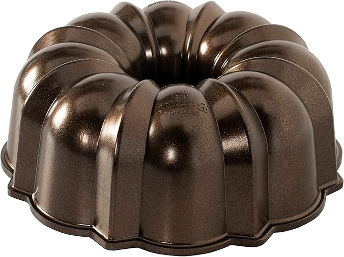Nordic Ware Original Bundt, 12-Cup, Bronze