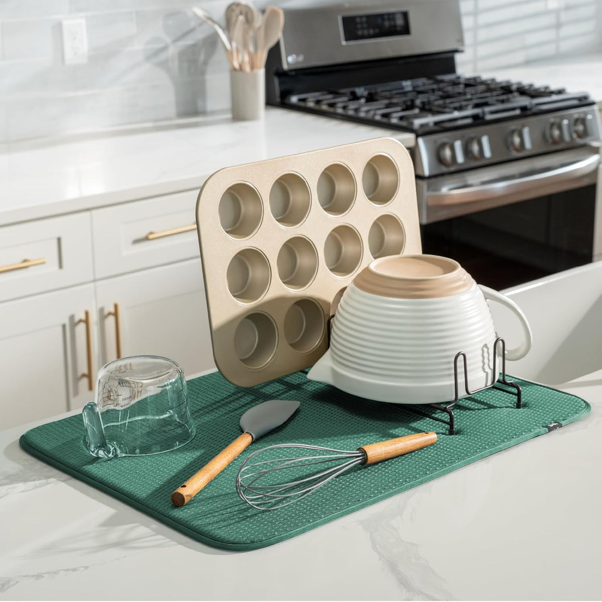 S&T INC. Dish Drying Mat XL, 18” x 24”, Absorbent Microfiber Kitchen Counter Mat, Drying Pad for Dishes, Utensils, Pots and Pans, Extra Large, Diamond Texture, Emerald Green