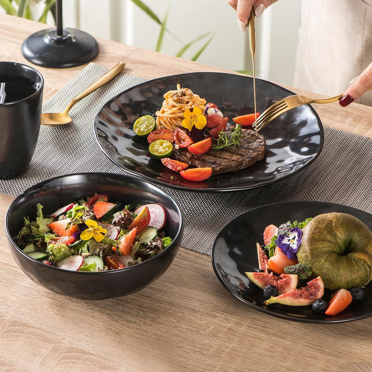 vicrays Ceramic Pasta Bowls Set, 32 Ounce Soup Bowls, Large Salad Bowls, Chip Resistant, Dishwasher Microwave Safe, Fluted stoneware Bowls for Kitchen, Serving Bowls - Set of 6 Black