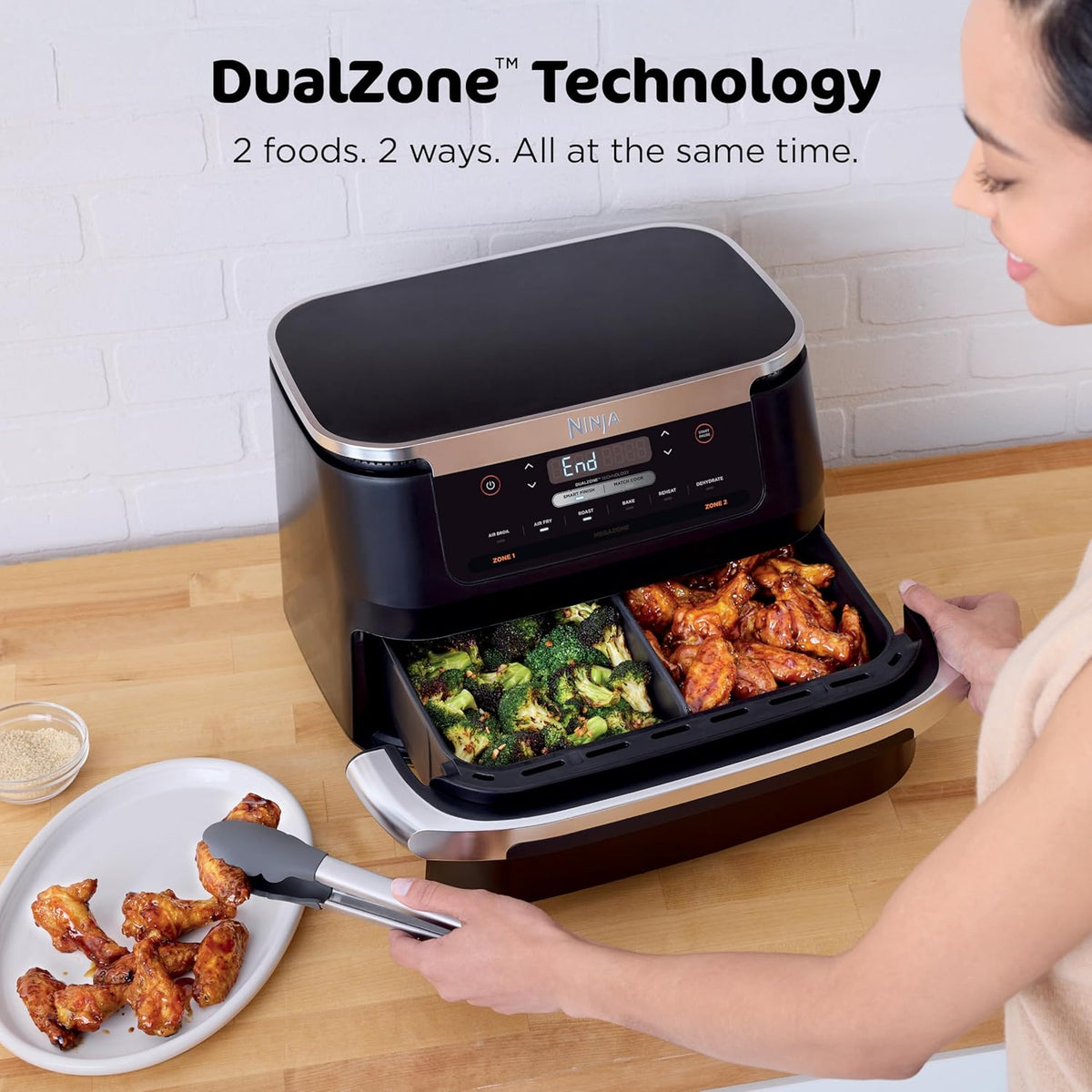 Ninja Foodi 6-in-1 FlexBasket Air Fryer with 7-QT MegaZone & Basket Divider for Large Proteins & Full Meals, Smart Finish Cook 2 Foods 2 Ways, Family Sized Capacity, Air Fry, Roast & More, Black DZ071