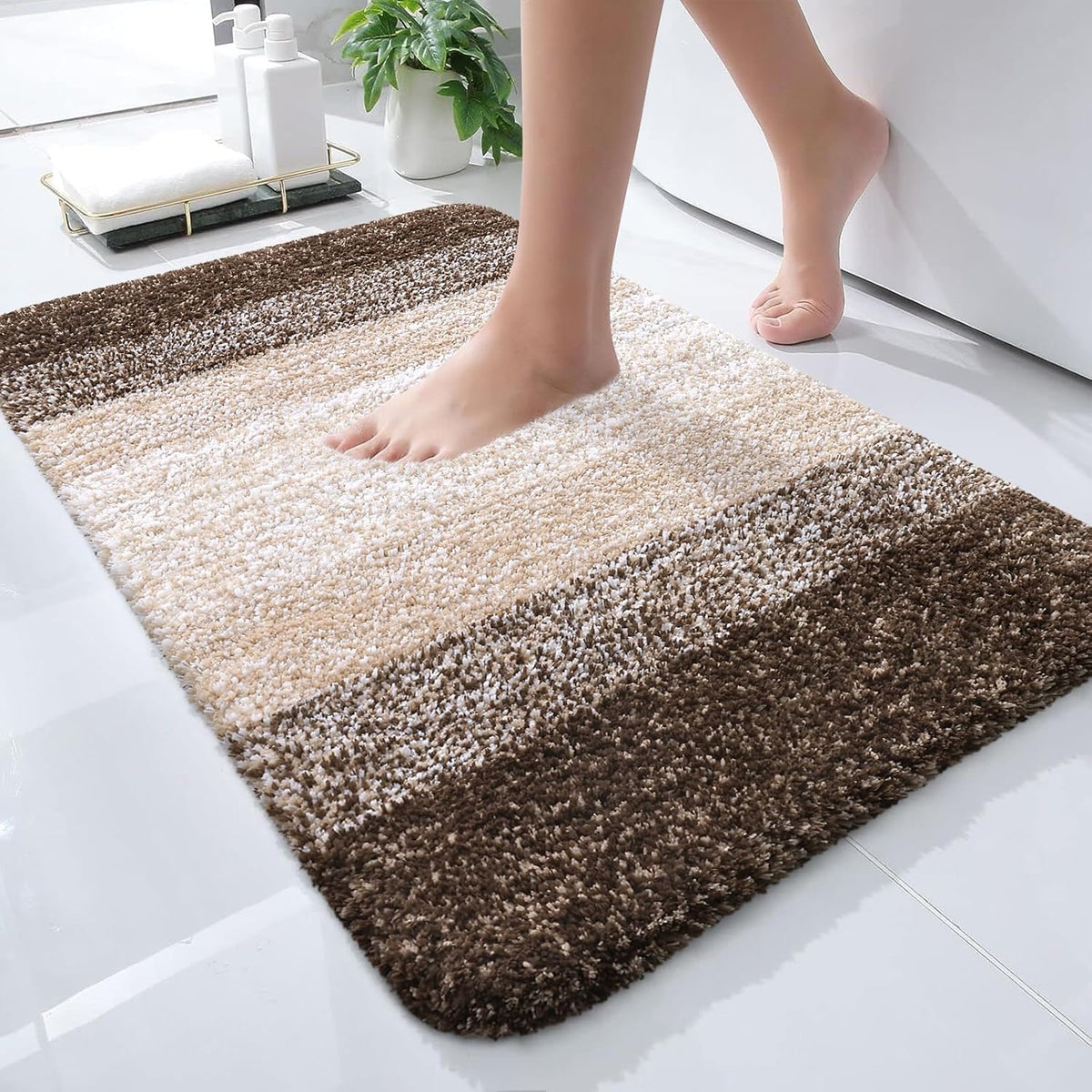 OLANLY Bathroom Rugs Mat 24x16, Extra Soft Absorbent Microfiber Bath Rugs, Rubber Backing, Quick Dry, Machine Washable Bath Mats for Bathroom Floor, Tub and Shower, Home Decor Accessories, Light Brown