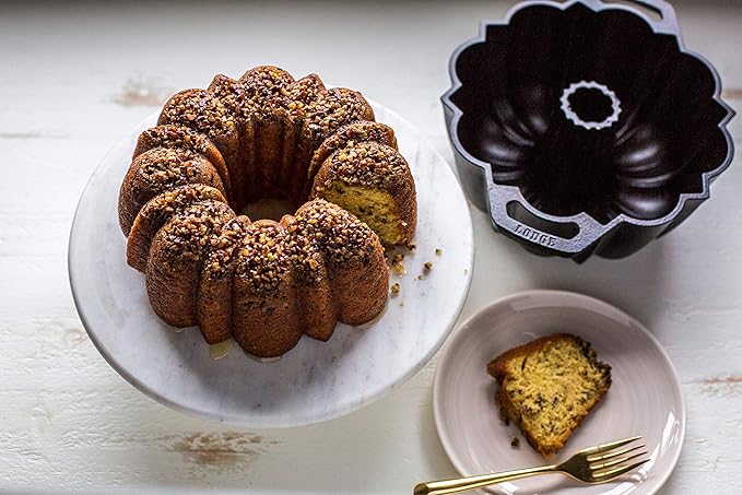 Lodge Cast Iron Fluted Cake Pan