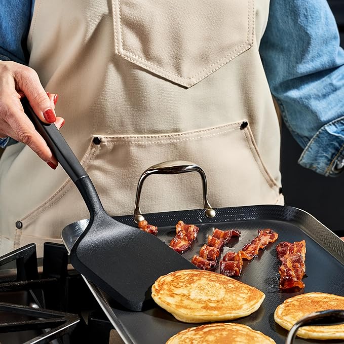 HexClad 8-Piece Griddle Tool Set with Smash-Burger Press, Wide Turner, Long Spatula, 14" Tongs, and 4 Egg Rings, Heat-Resistant to 450ºF, Dishwasher-Safe, Perfect for Our Hybrid Double-Burner Griddle