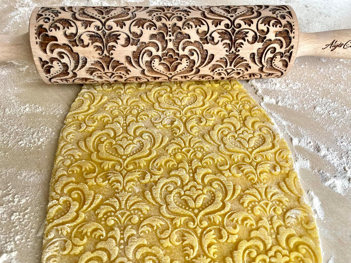 DAMASK embossing rolling pin. Wooden embossing rolling pin with flowers. Oriental flowers. Embossed cookies with flowers. Damask pattern. From Europe